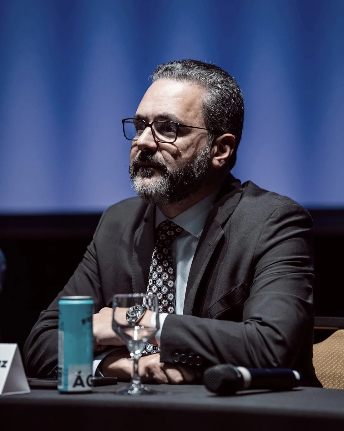 André Santa Cruz em um congresso